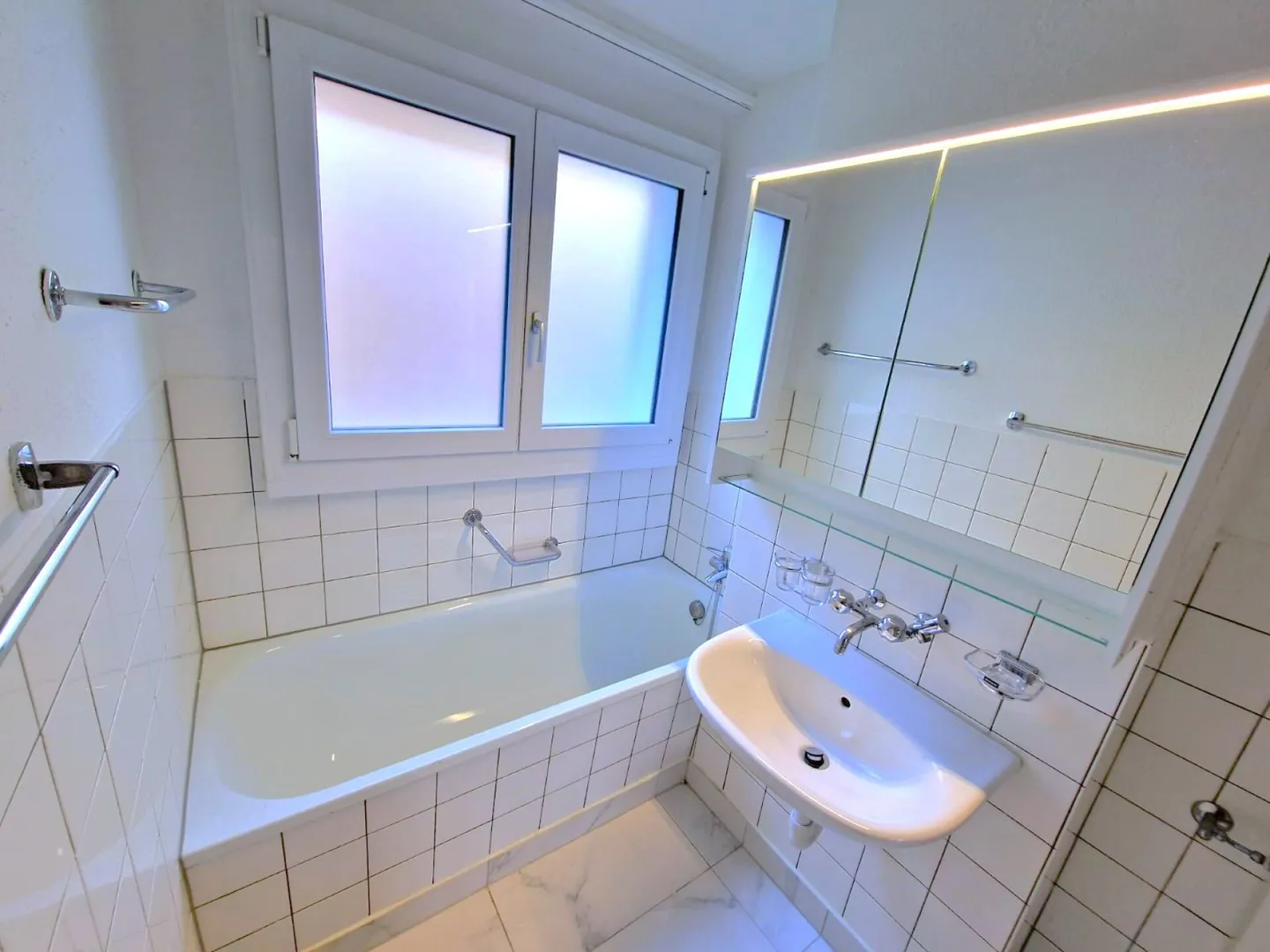 Ampio appartamento ristrutturato di 3,5 locali in affitto a Sennwald - Foto 6 di 12