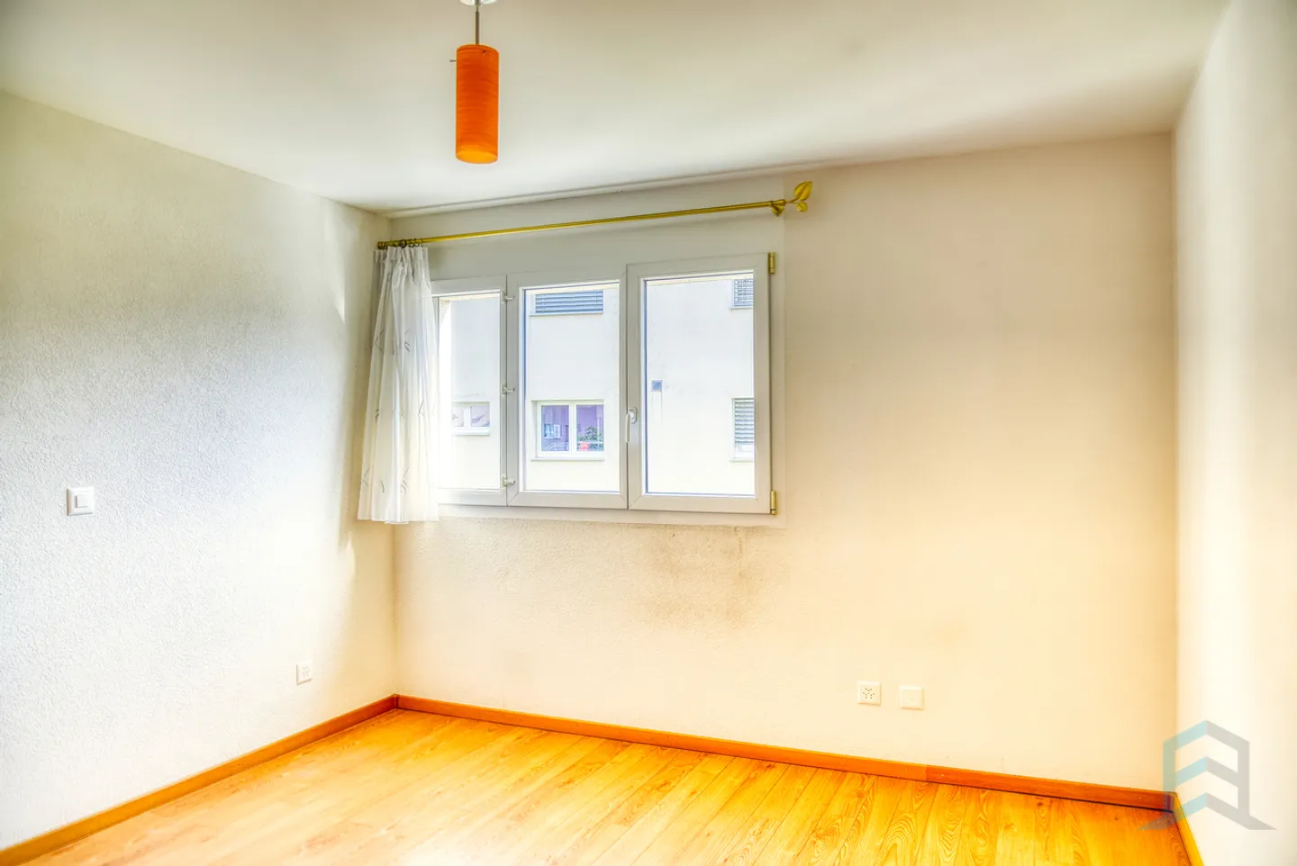 «EXKLUSIVE 2 1/2 Zimmerwohnung mit grosser Terrasse im 1. OG» - Foto 7 von 11