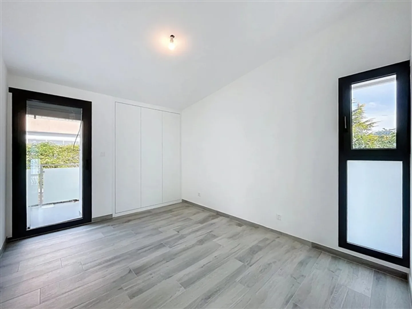 Zeitgenössische Villa mit Aussicht - Foto 7 von 12