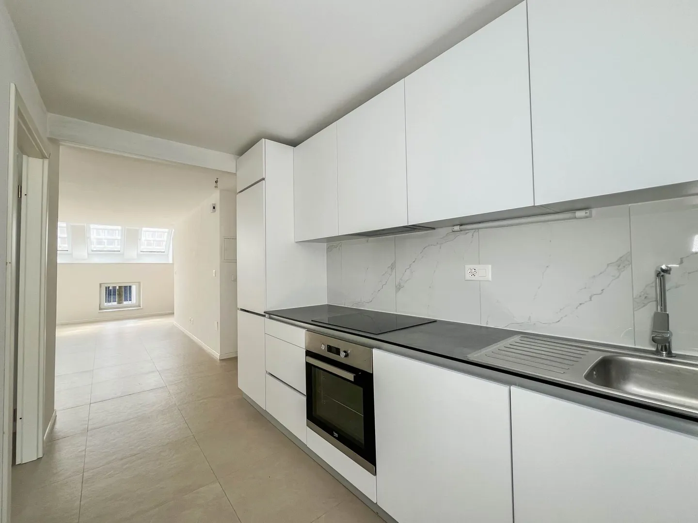 Charmant duplex de 4 pièces entièrement rénové pour du rendement - Foto 3 di 13