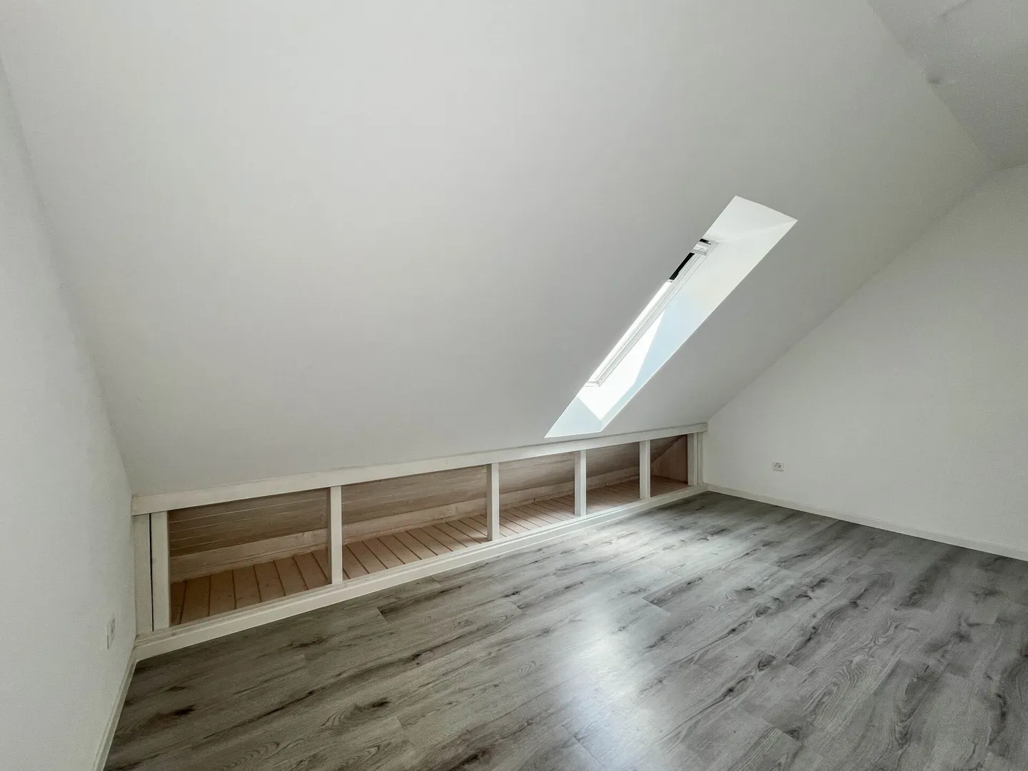 Charmant duplex de 4 pièces entièrement rénové pour du rendement - Foto 9 di 13