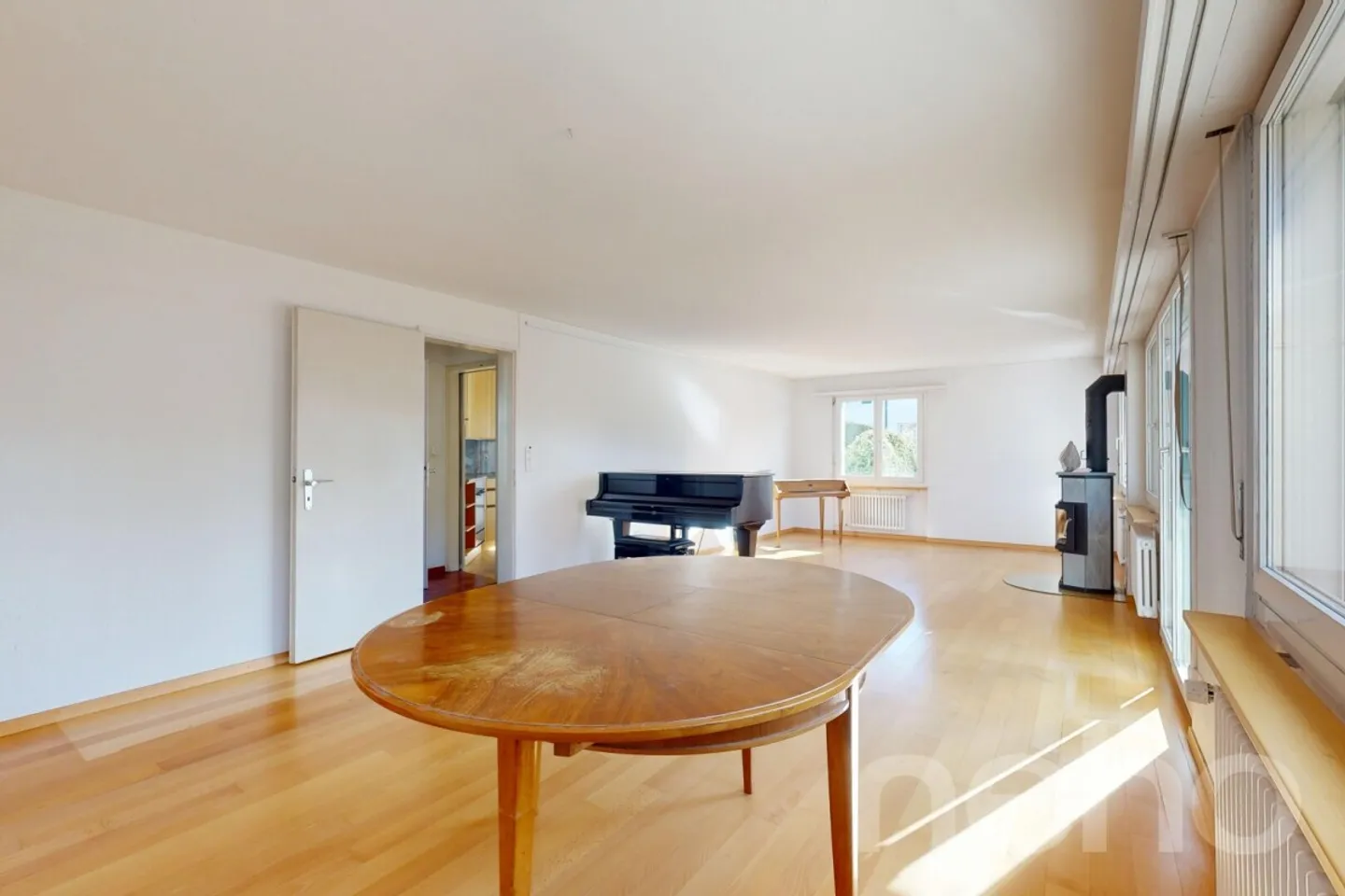 Sunny 5-Room Corner House - Photo 3 of 10