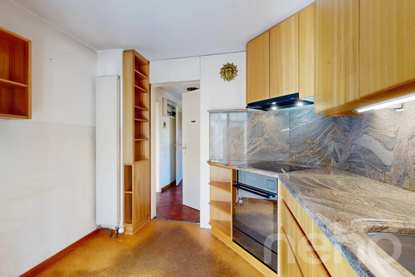 Sunny 5-Room Corner House - Photo 4 of 10