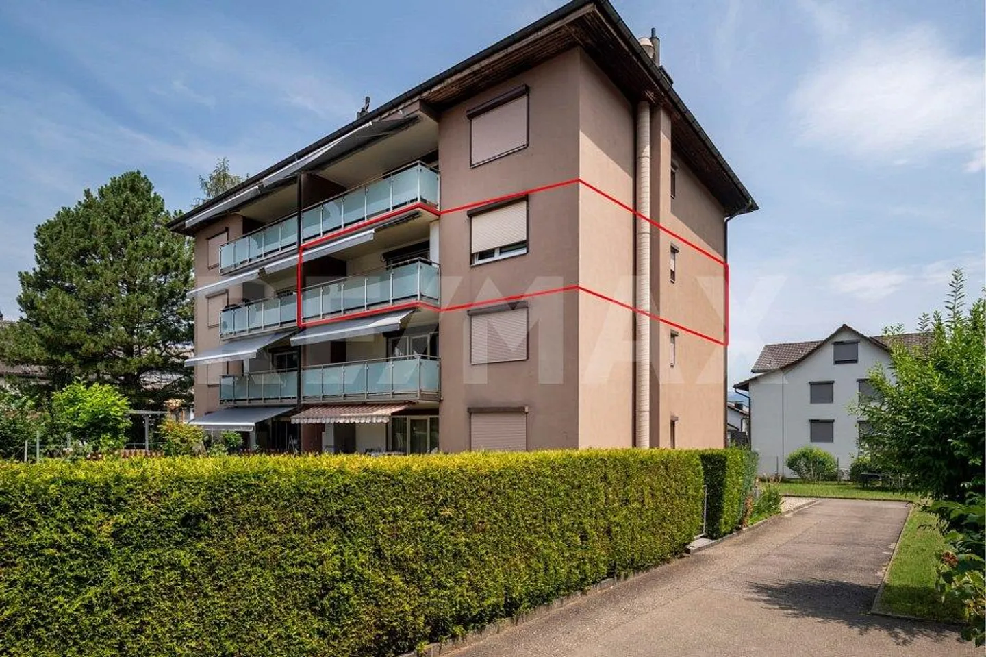 Appartamento 4,5 locali con balcone soleggiato e arredamento di alta qualità in vendita a Buttikon SZ! - Foto 3 di 13