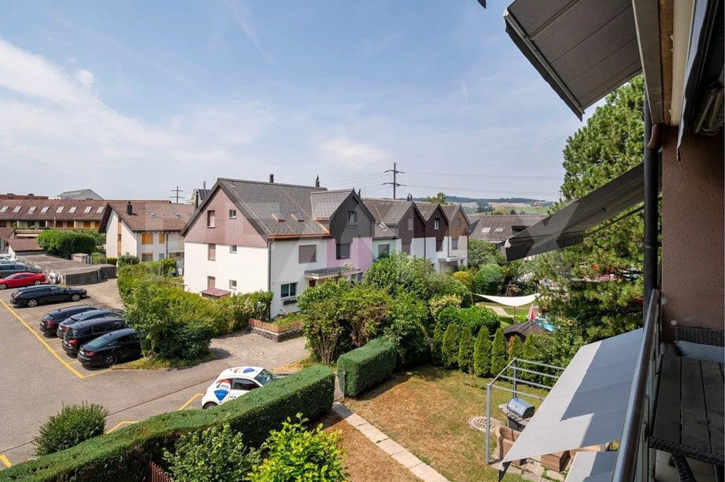 Appartamento 4,5 locali con balcone soleggiato e arredamento di alta qualità in vendita a Buttikon SZ! - Foto 4 di 13