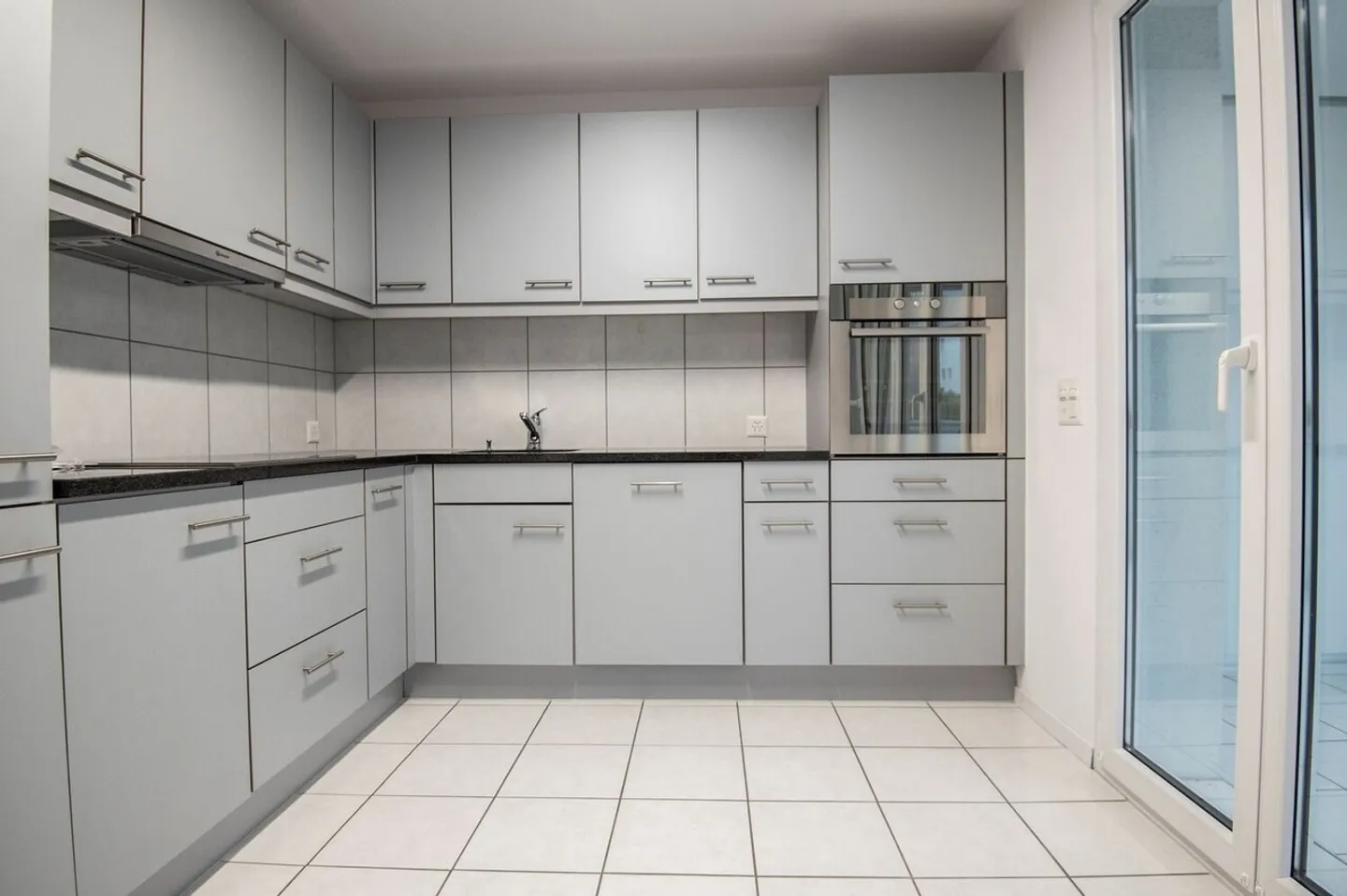 Appartement lumineux de 4,5 pièces - Photo 4 sur 12