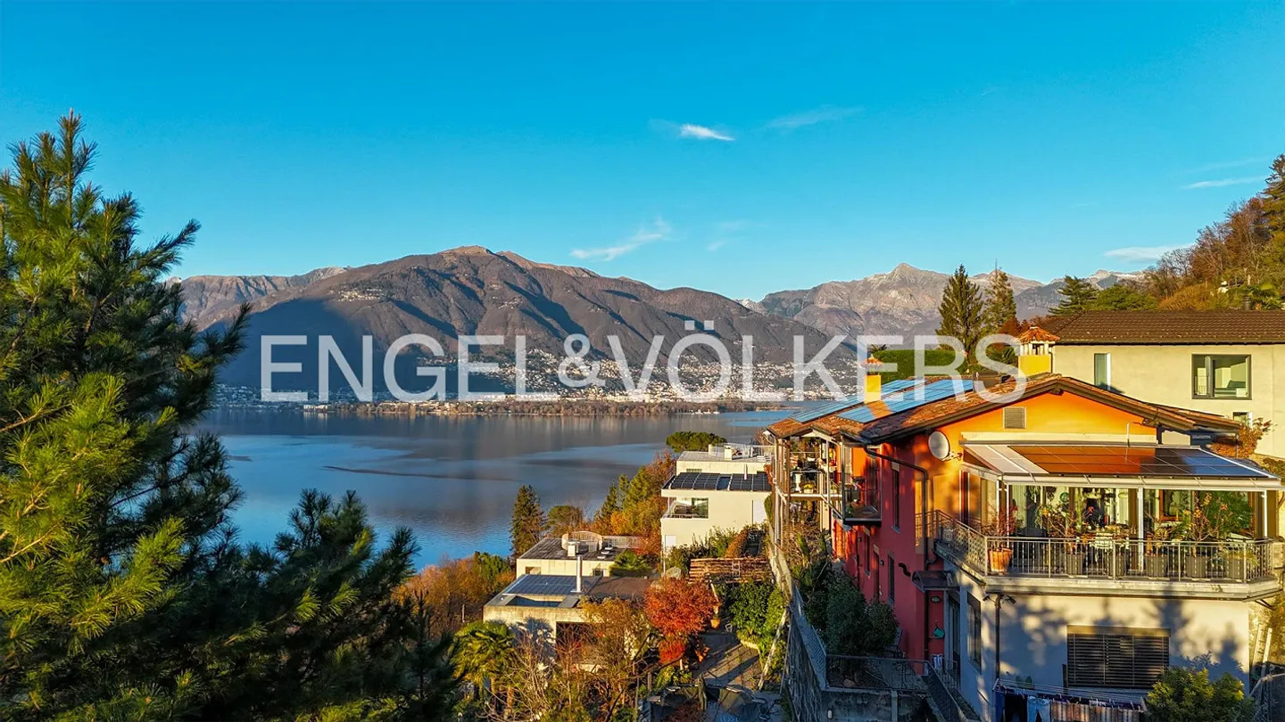 Villa with spectacular lake view (2) - Photo 2 of 22