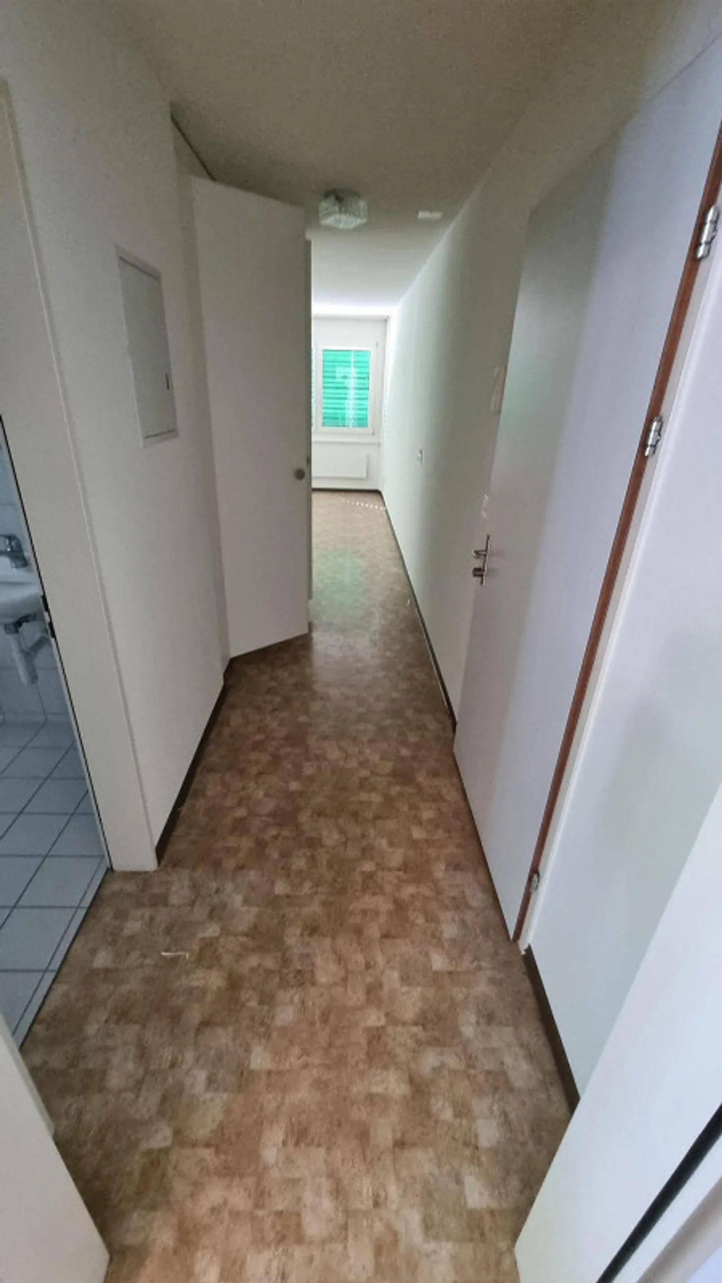 Spazio ufficio con cucina e bagno a Goldau - Foto 4 di 4