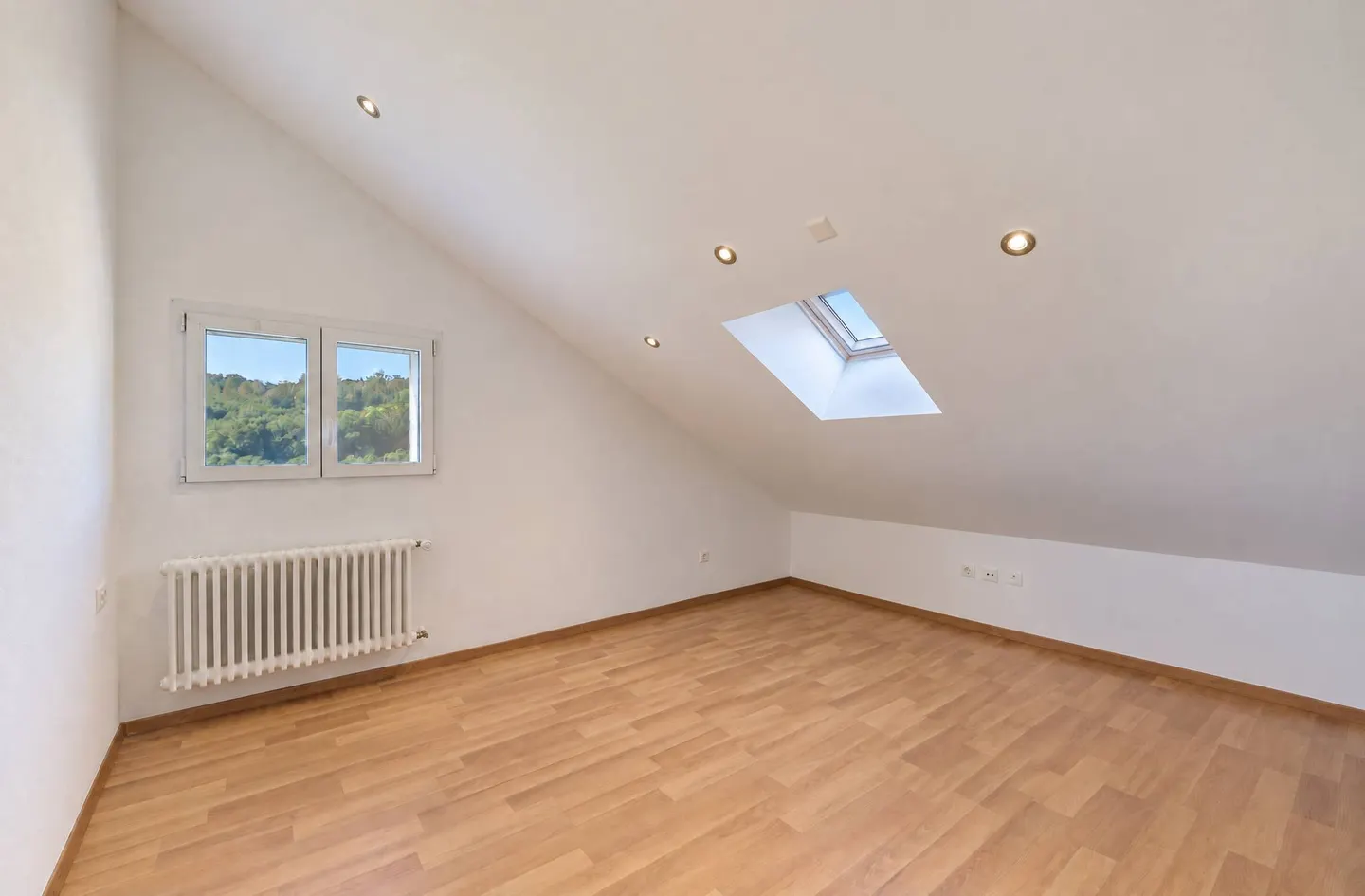 Flexible Family Home in Penthalaz - Photo 7 of 13