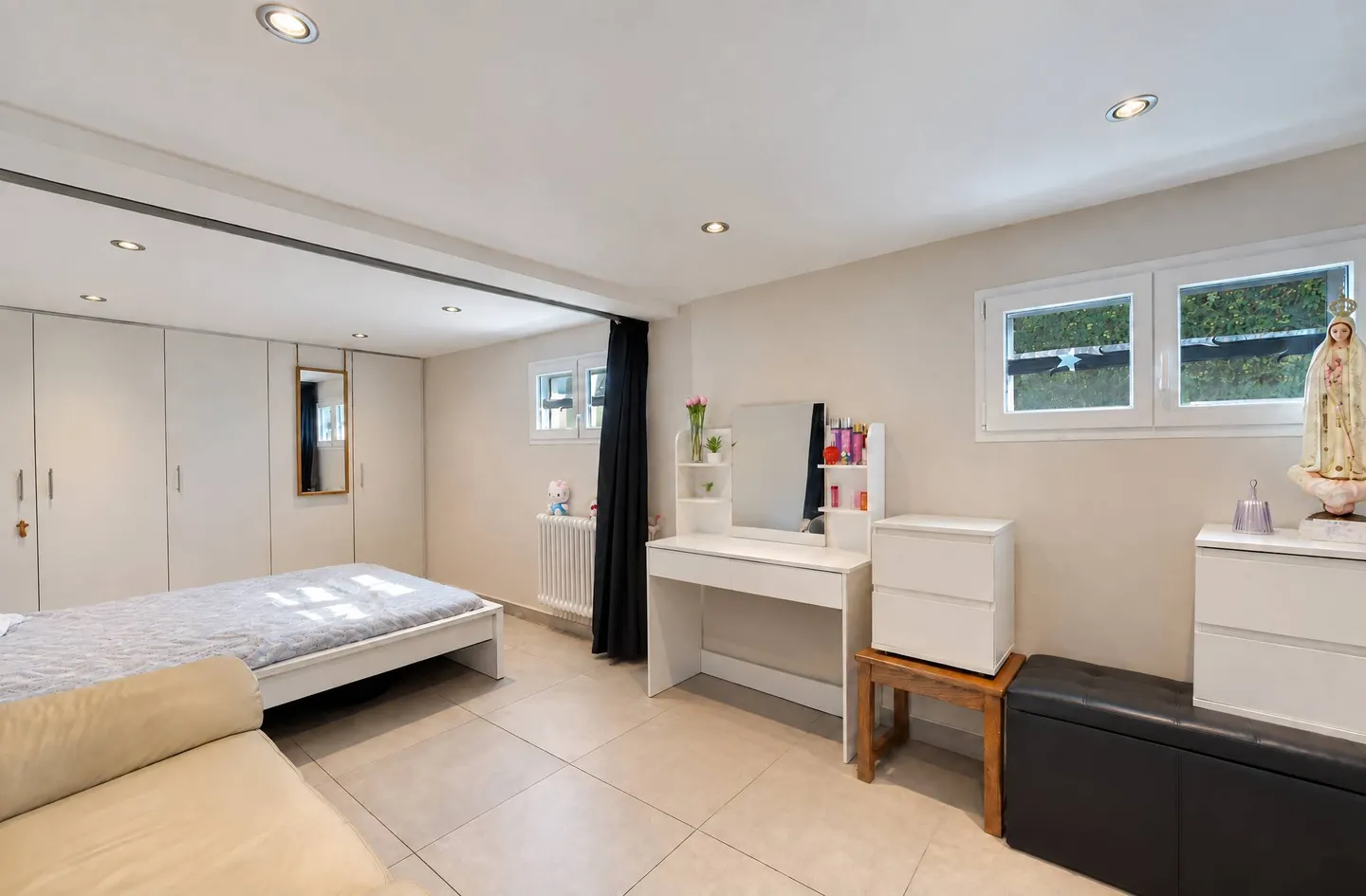 Flexible Family Home in Penthalaz - Photo 10 of 13