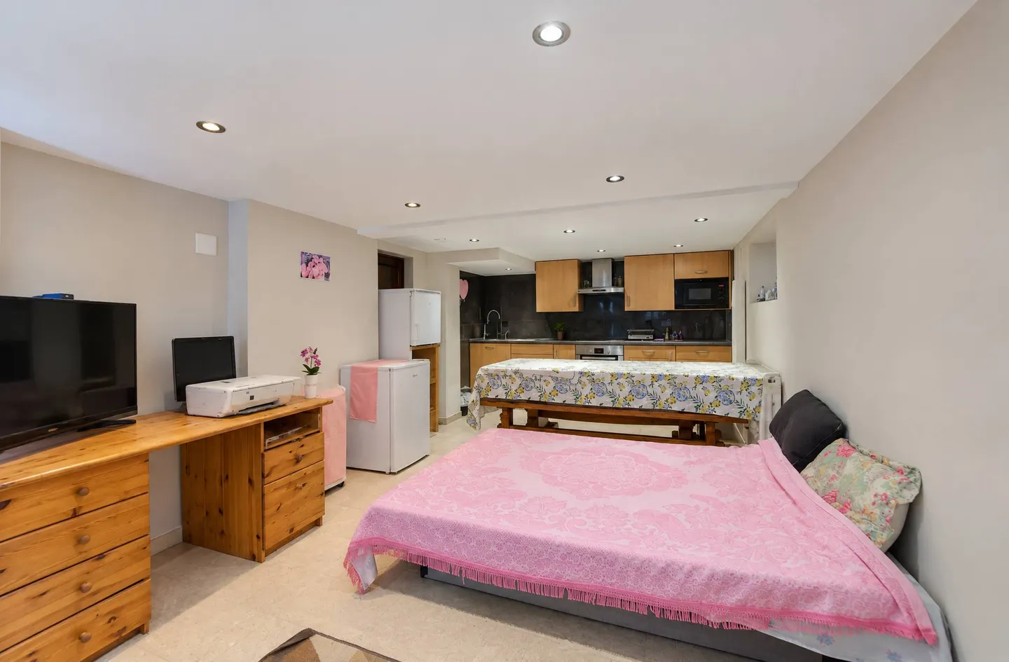 Flexible Family Home in Penthalaz - Photo 11 of 13