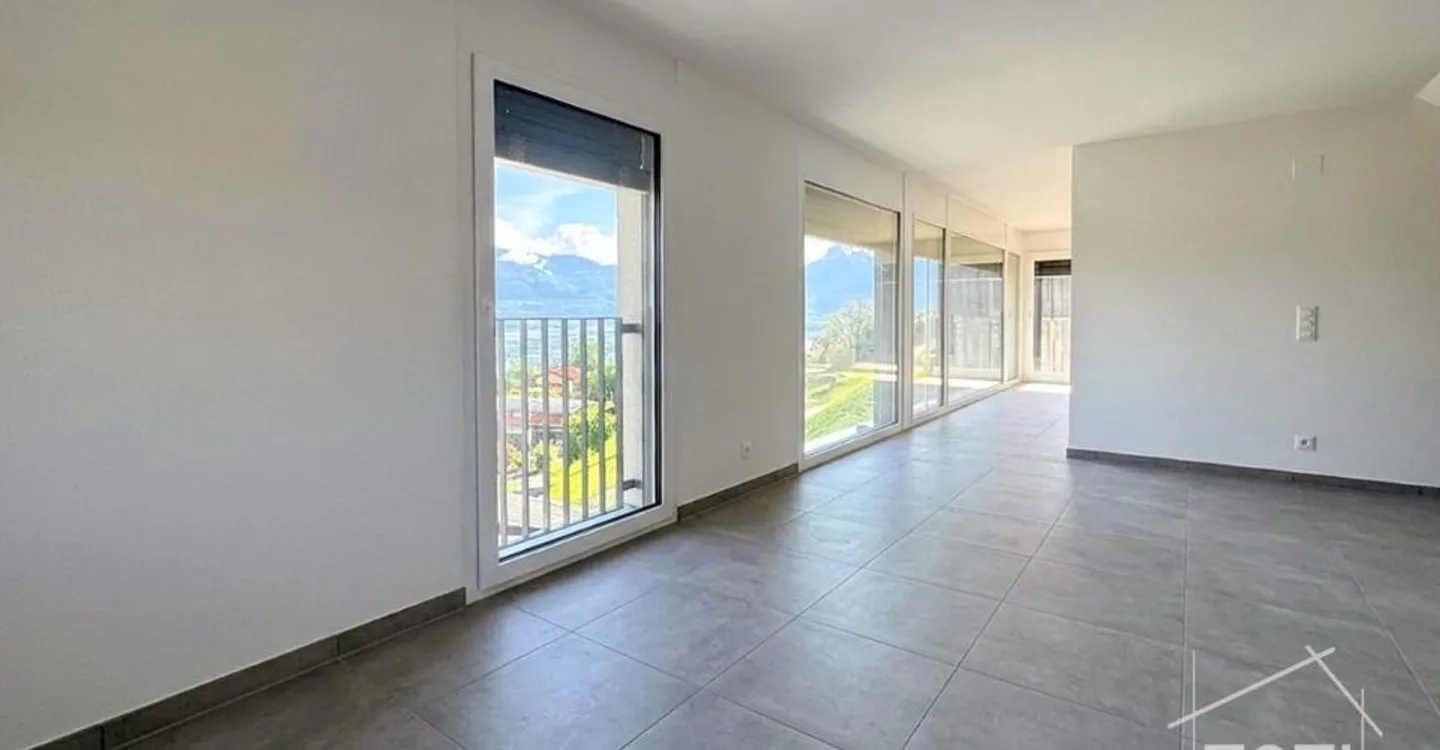 VERMIETUNG-VERKAUF: Neue Einzelvilla mit 4,5 Zimmern und schönem Blick über die Ebene - Foto 3 von 11