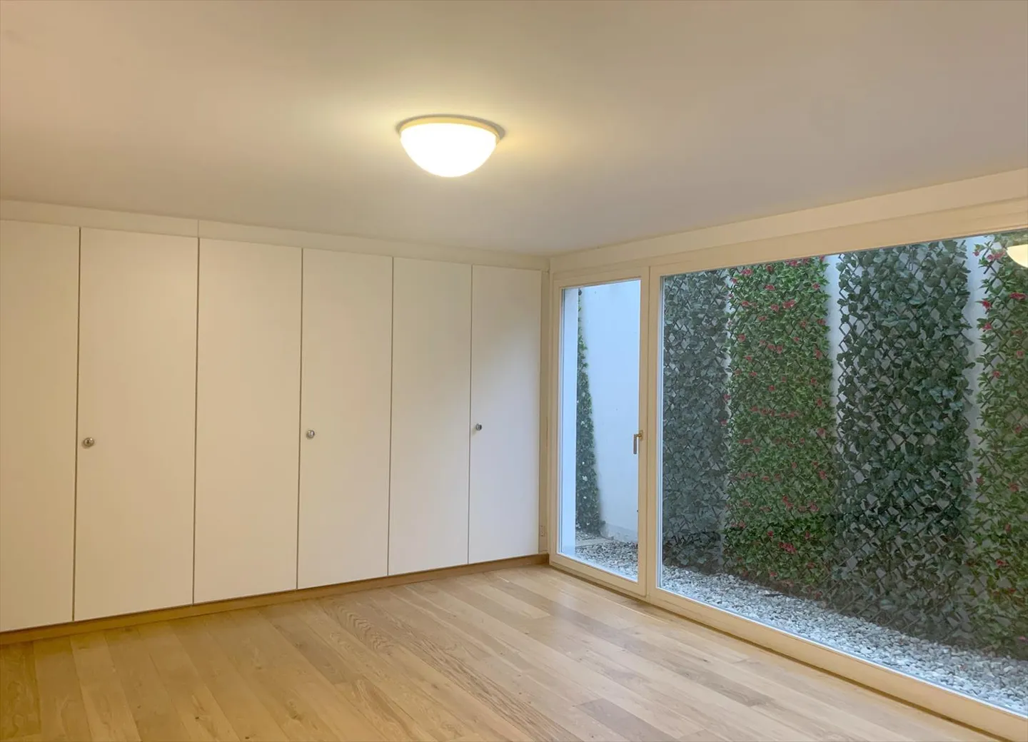 Semi-Detached House 6 Rooms - Photo 7 of 8