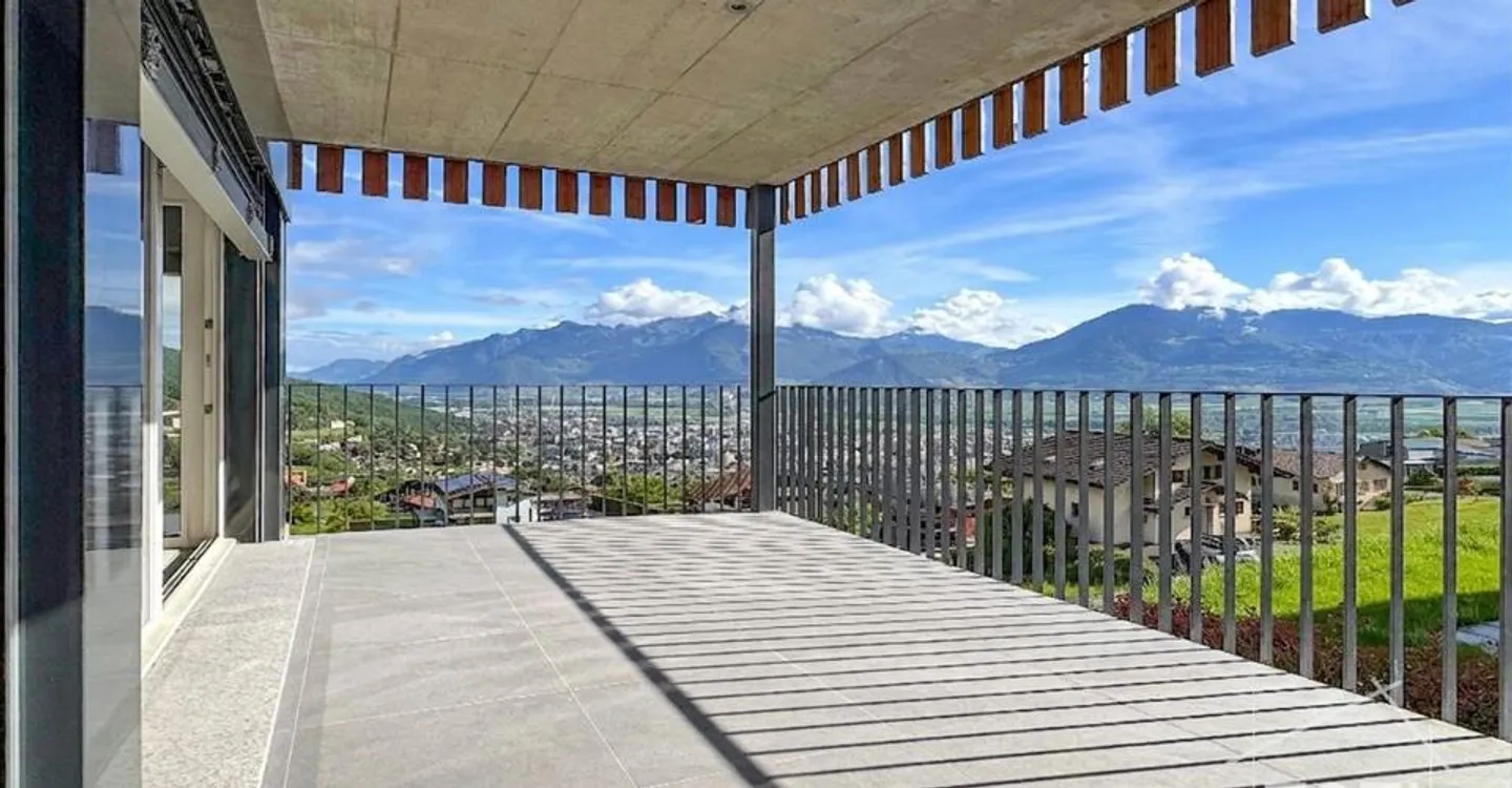 VERMIETUNG-VERKAUF: Neue Einzelvilla mit 4,5 Zimmern und schönem Blick über die Ebene - Foto 4 von 11