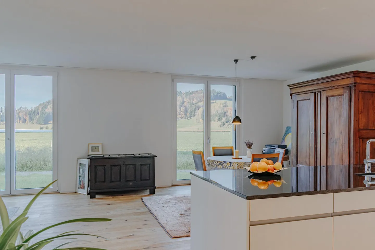 Vivere nel verde con stile e comfort - Foto 3 di 9