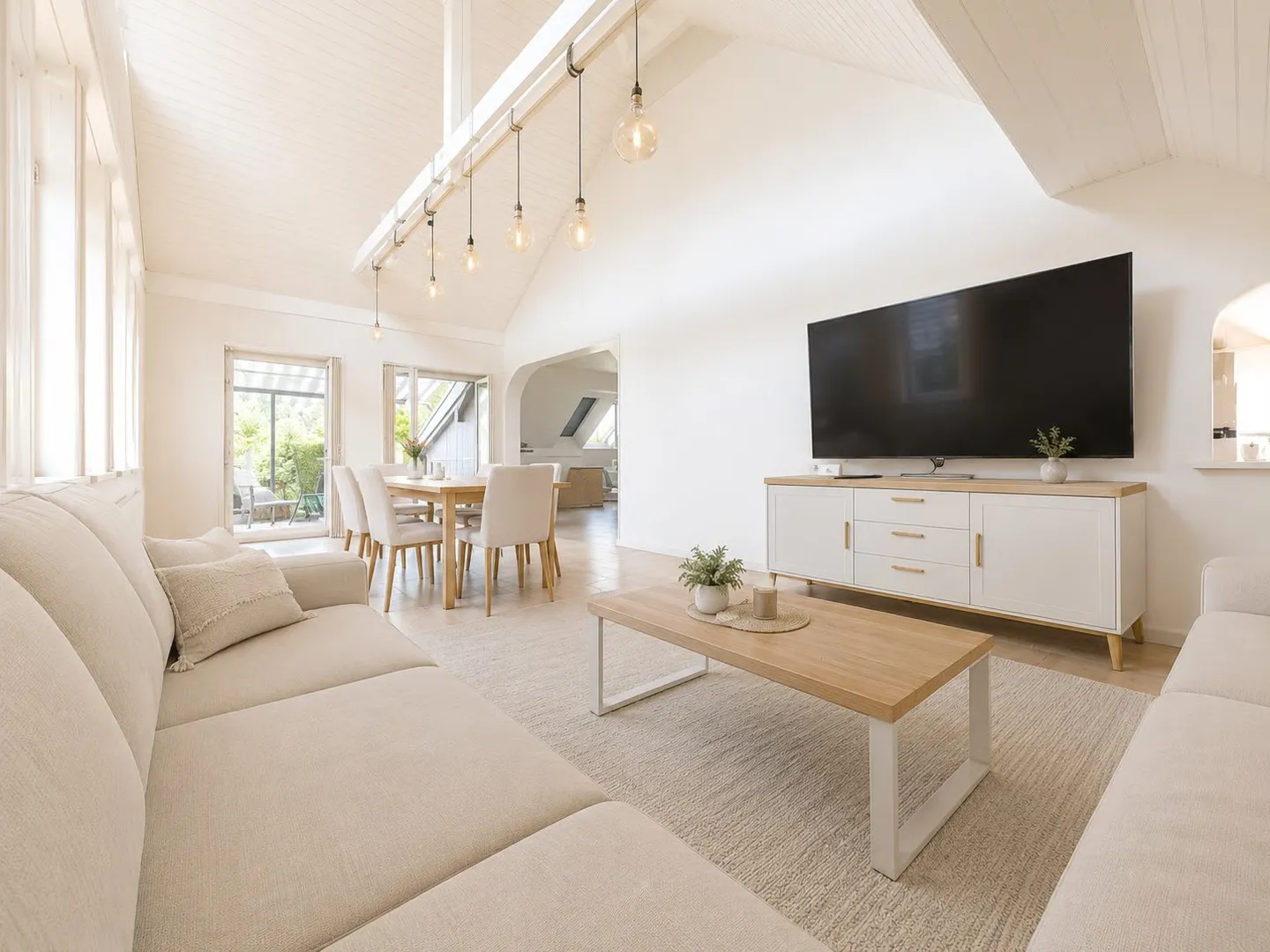 Penthouse with Gallery - Photo 2 of 15
