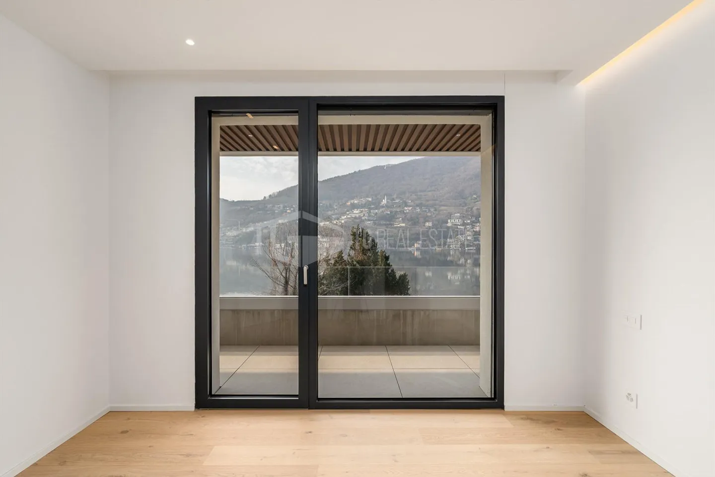 Moderne Villa mit Seeblick - Foto 5 von 13