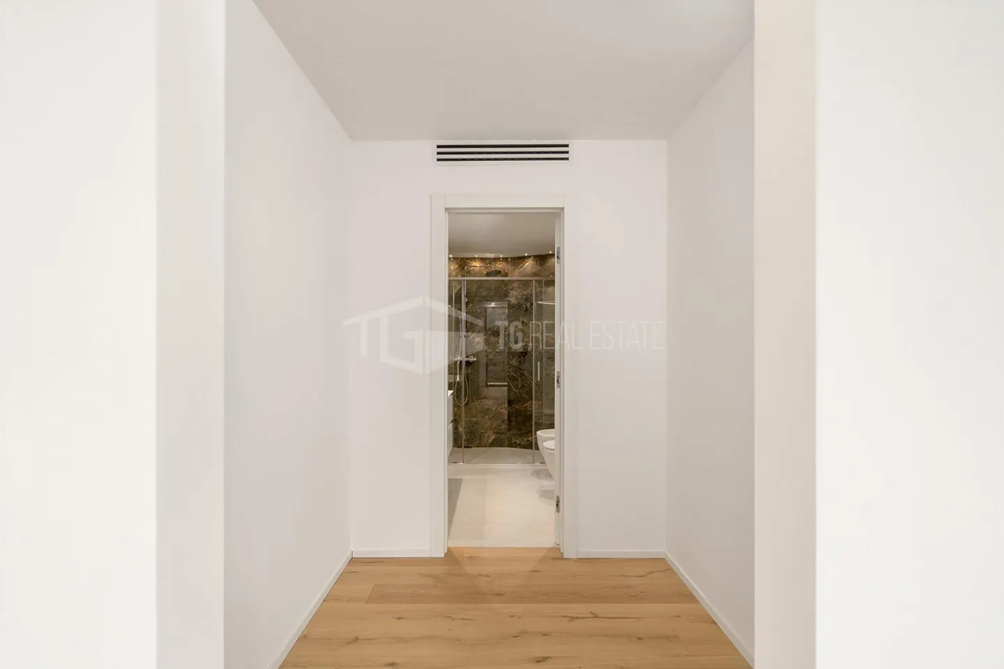 Moderne Villa mit Seeblick - Foto 6 von 13