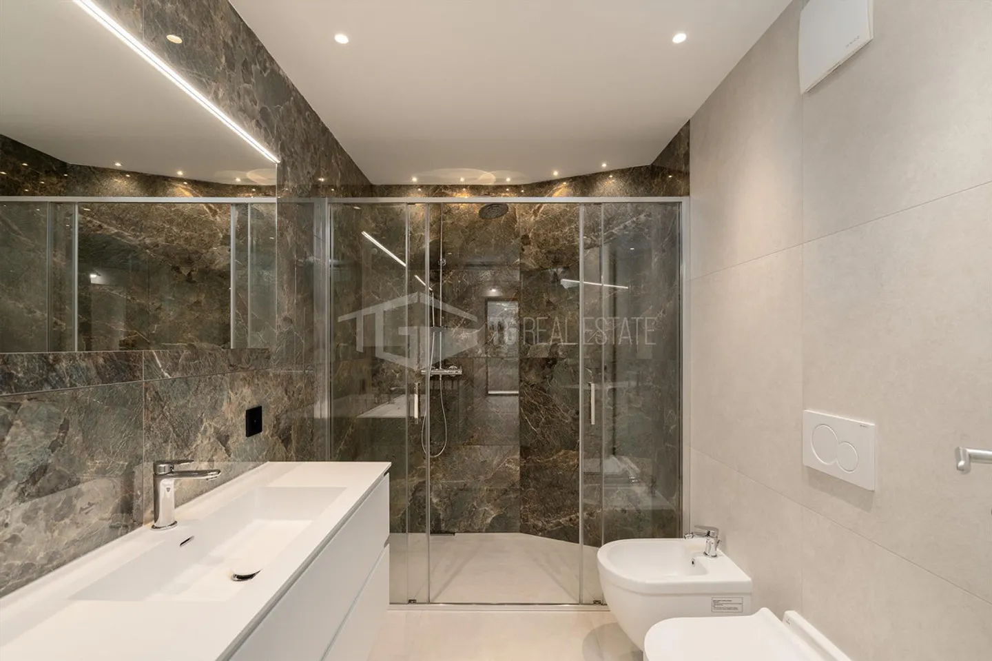 Moderne Villa mit Seeblick - Foto 7 von 13