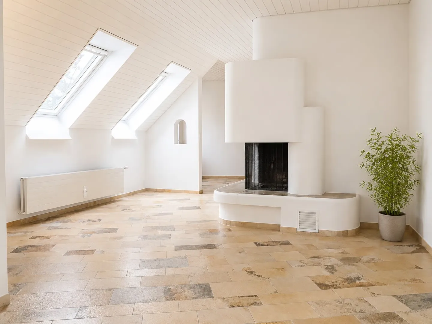 Penthouse with Gallery - Photo 5 of 15
