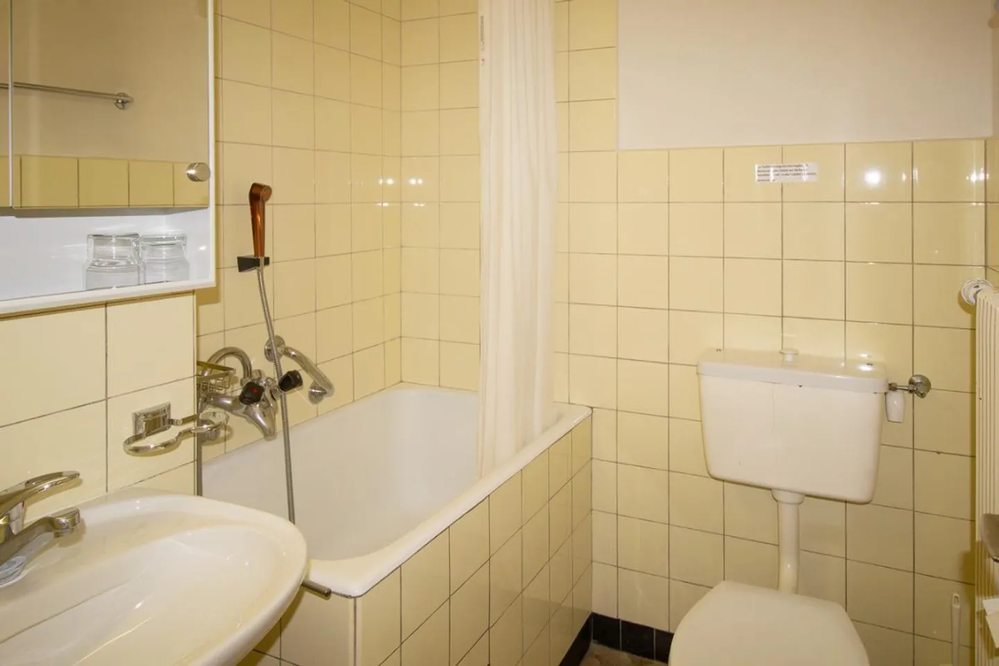 "Appartamento S 04, studio luminoso e accogliente con balcone sud" - Foto 5 di 7
