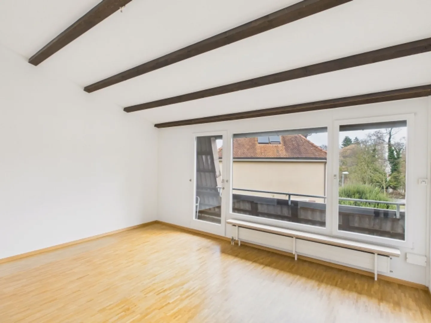 Maison de famille en coin charmante et spacieuse dans un emplacement recherché à Allschwil - Photo 6 sur 13