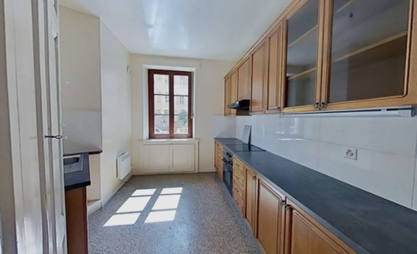 Charmant Appartement 3 Pièces - Photo 2 sur 4