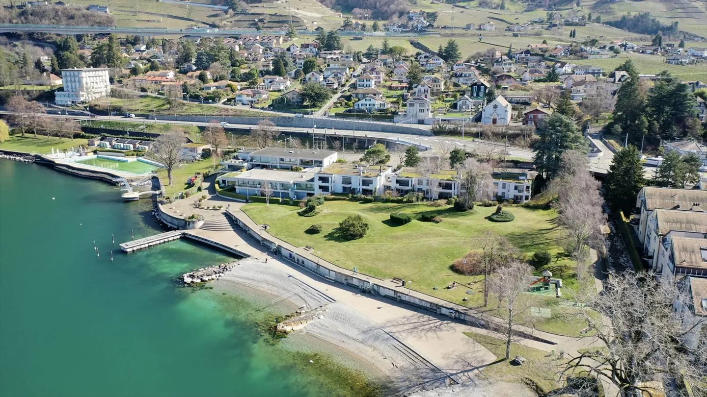Opportunità, 4 appartamenti da ristrutturare in riva al lago - Foto 12 di 13