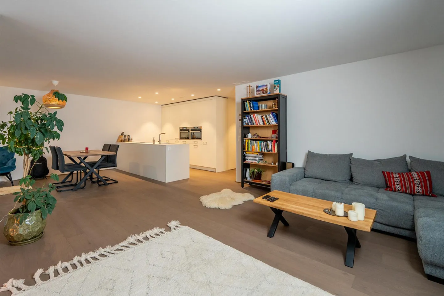 Moderno appartamento di nuova costruzione di 4.5 locali in una posizione privilegiata - Foto 3 di 8