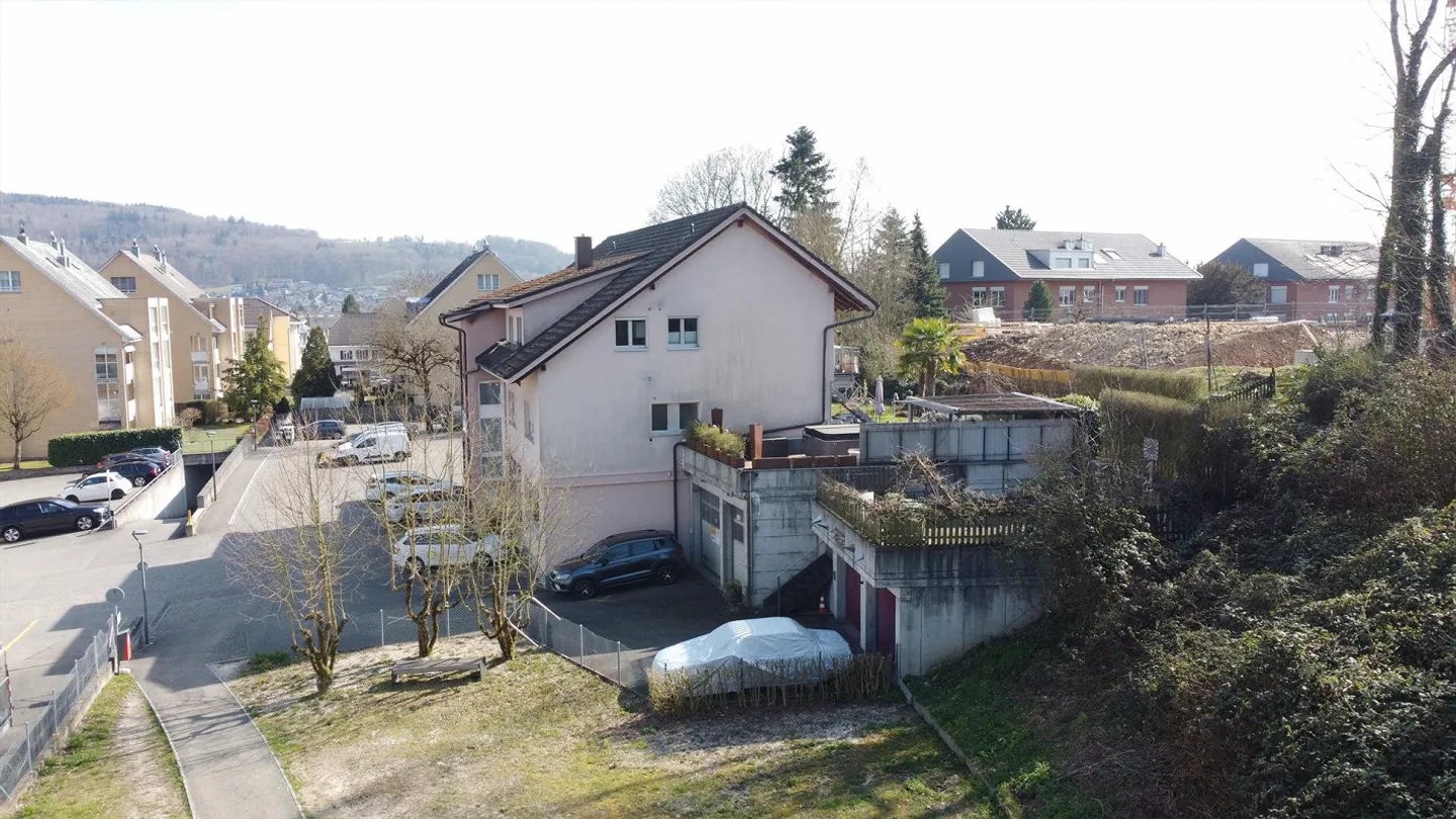 Liegenschaft mit grossem Potenzial - Foto 3 von 4