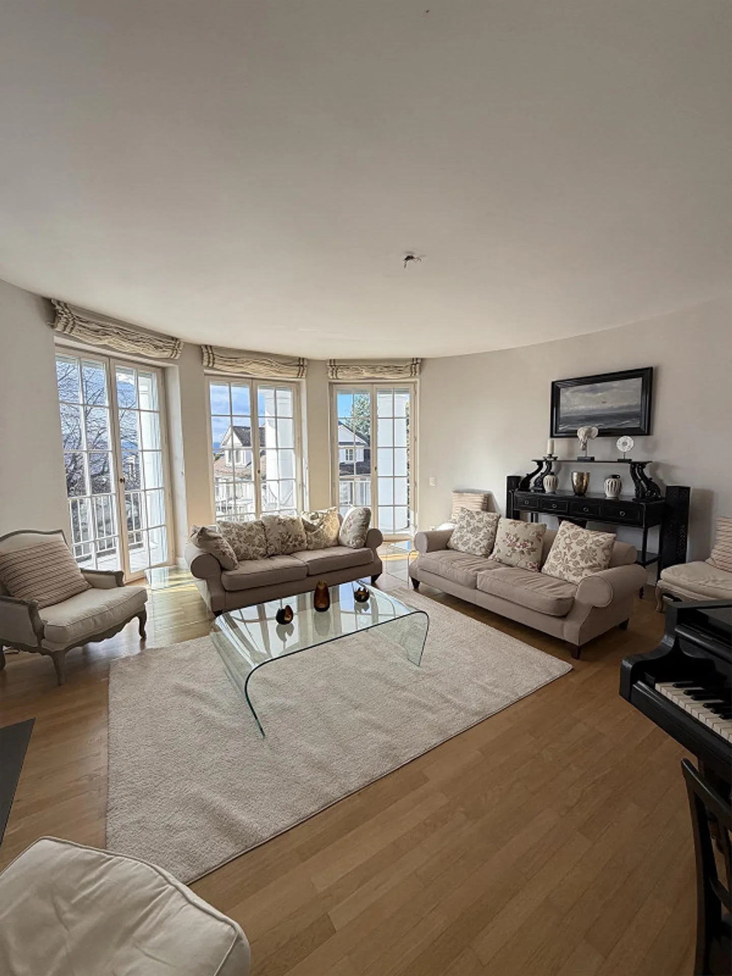 Luxury Apartment in Zurich - Photo 2 of 12