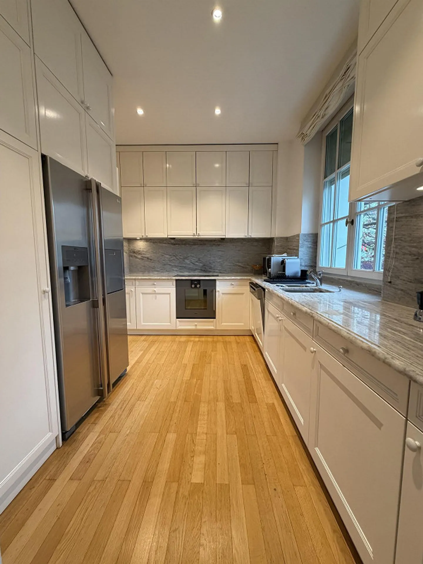 Luxury Apartment in Zurich - Photo 3 of 12