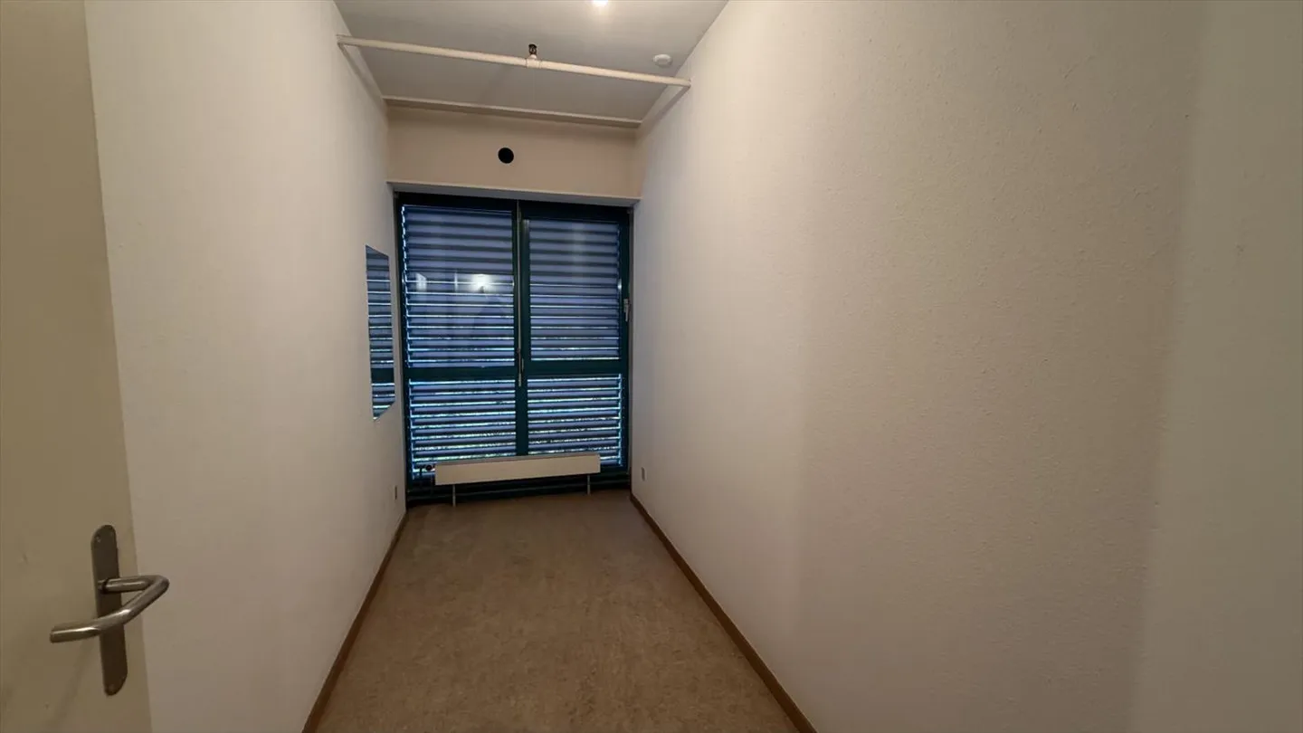 Spazio ufficio in affitto - Foto 3 di 9