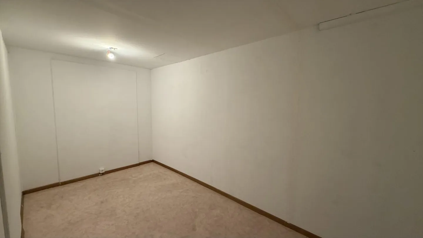 Spazio ufficio in affitto - Foto 4 di 9