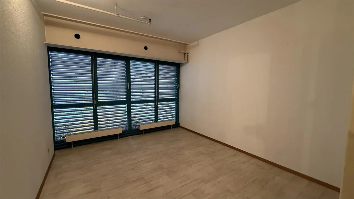 Spazio ufficio in affitto - Foto 5 di 9