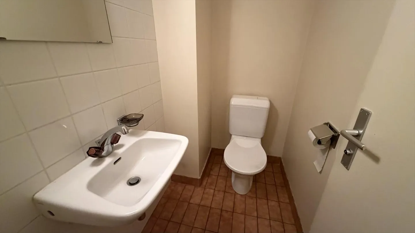 Spazio ufficio in affitto - Foto 8 di 9