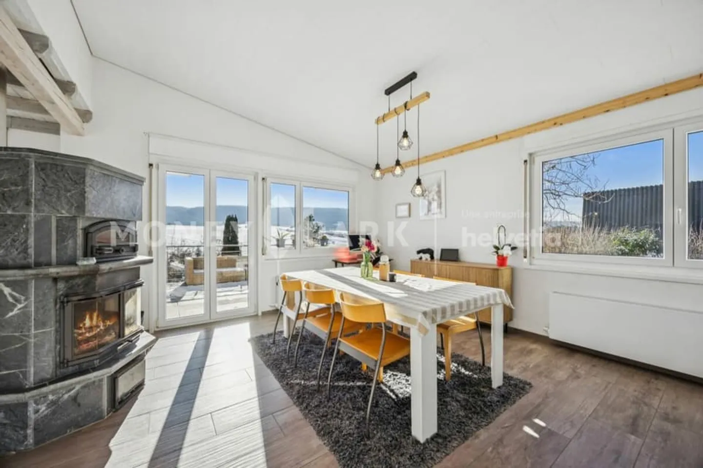 Einfamilienhaus mit 5,5 Zimmern und herrlichem Blick - Foto 3 von 13