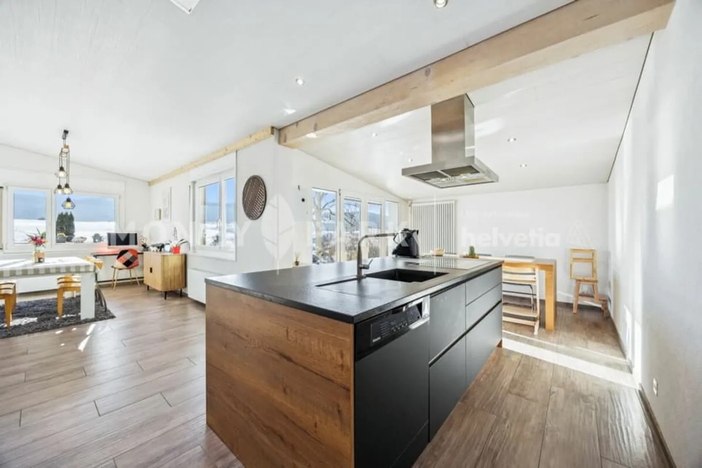 Einfamilienhaus mit 5,5 Zimmern und herrlichem Blick - Foto 4 von 13