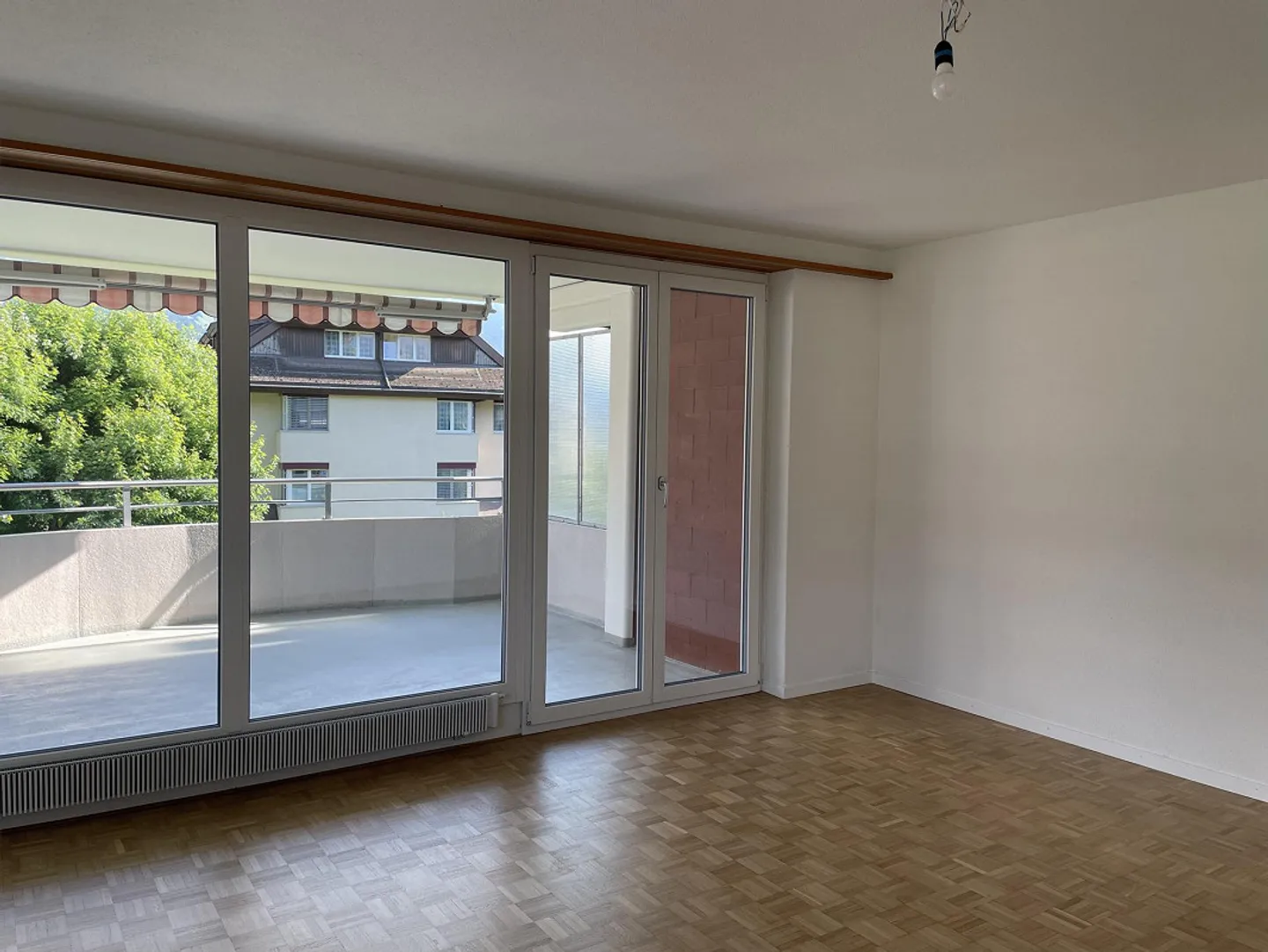 4.5 Zimmerwohnung 2. OG - Foto 4 von 14