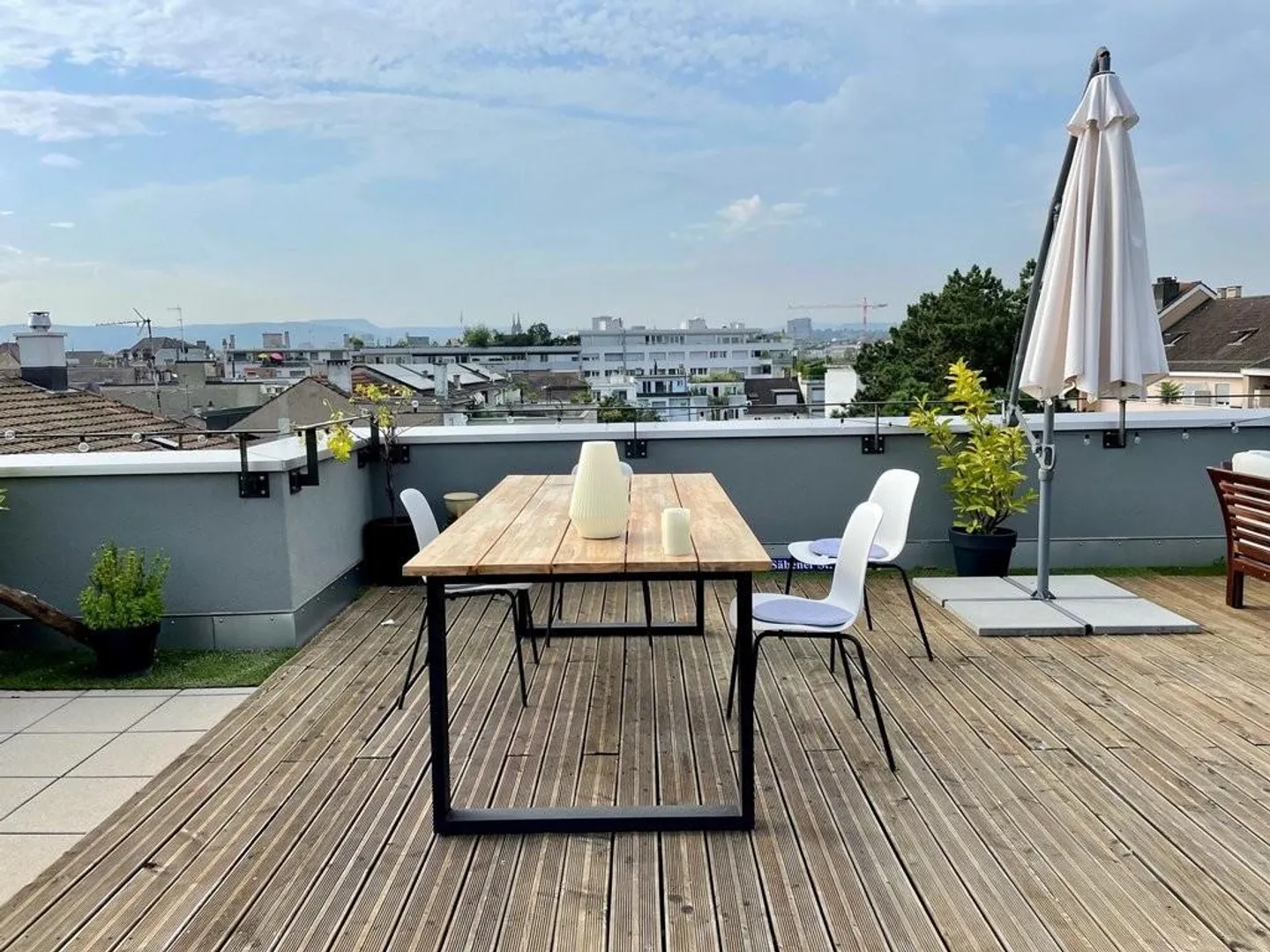 Grande terrasse sur le toit avec vue sur le Rhin - Photo 2 sur 11