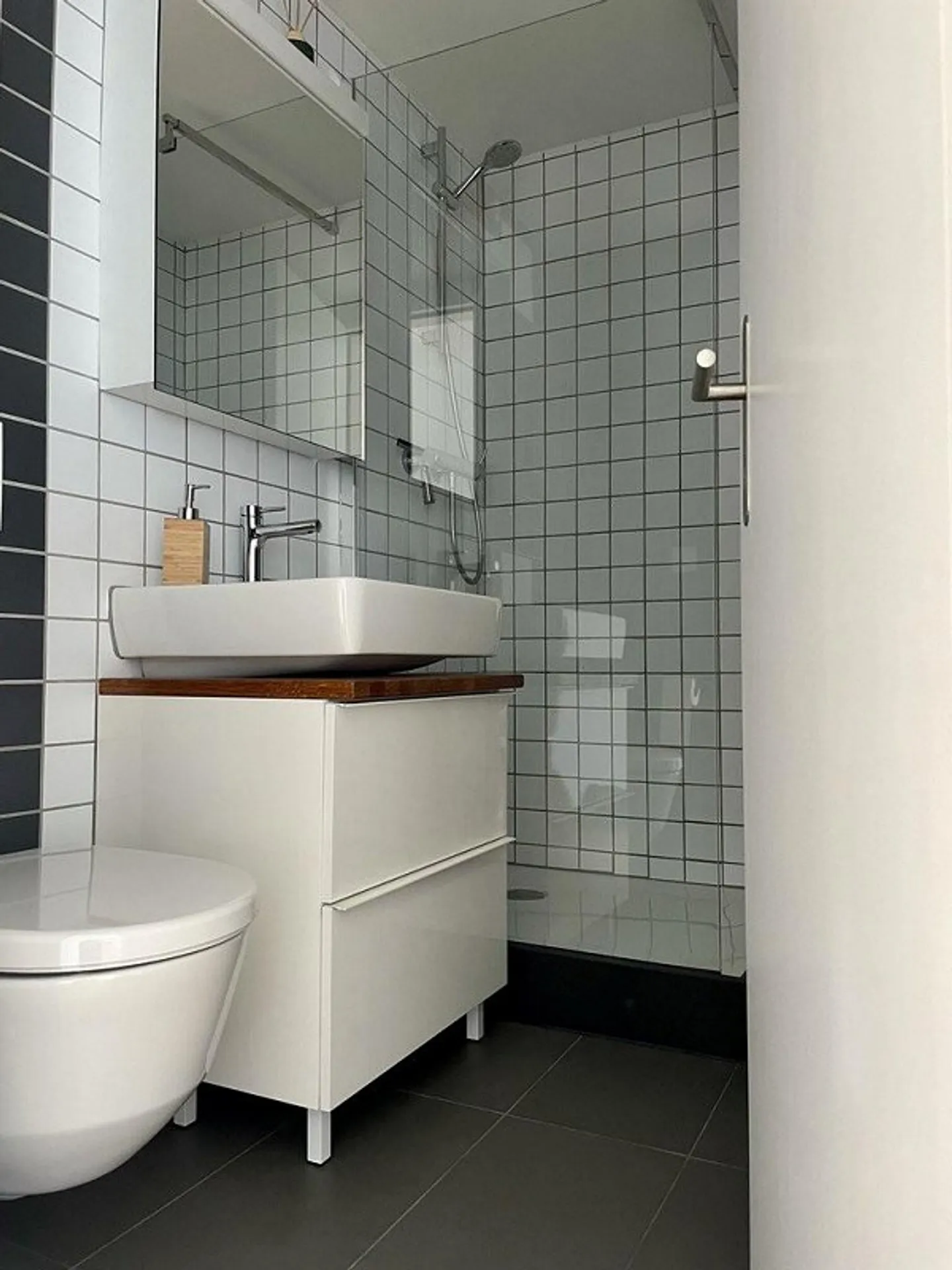 Grande terrasse sur le toit avec vue sur le Rhin - Photo 4 sur 11