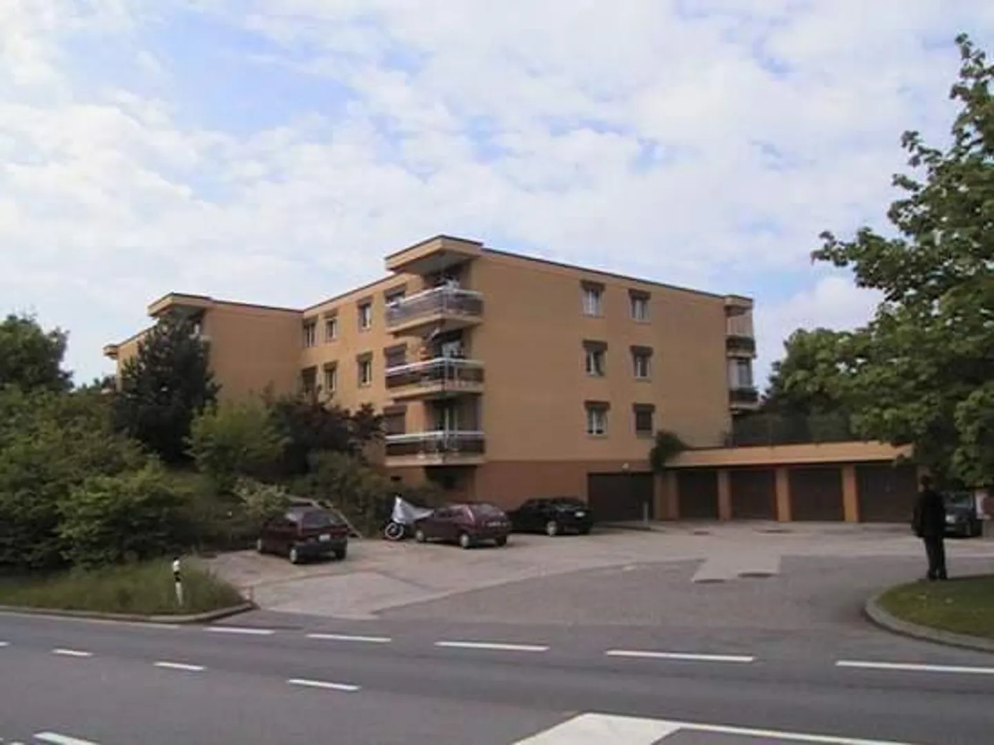 Place de parc extérieur à Bussigny - Photo 1 of 2