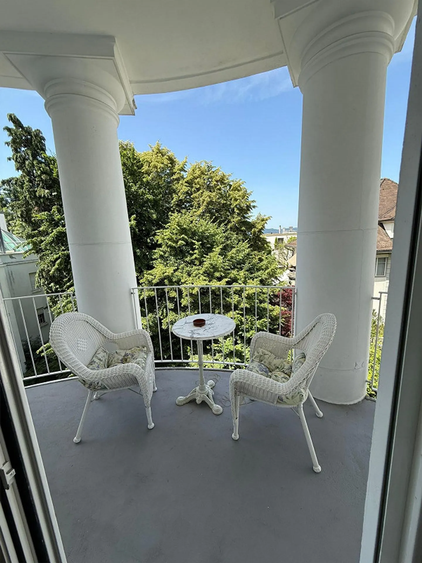 Luxury Apartment in Zurich - Photo 9 of 12