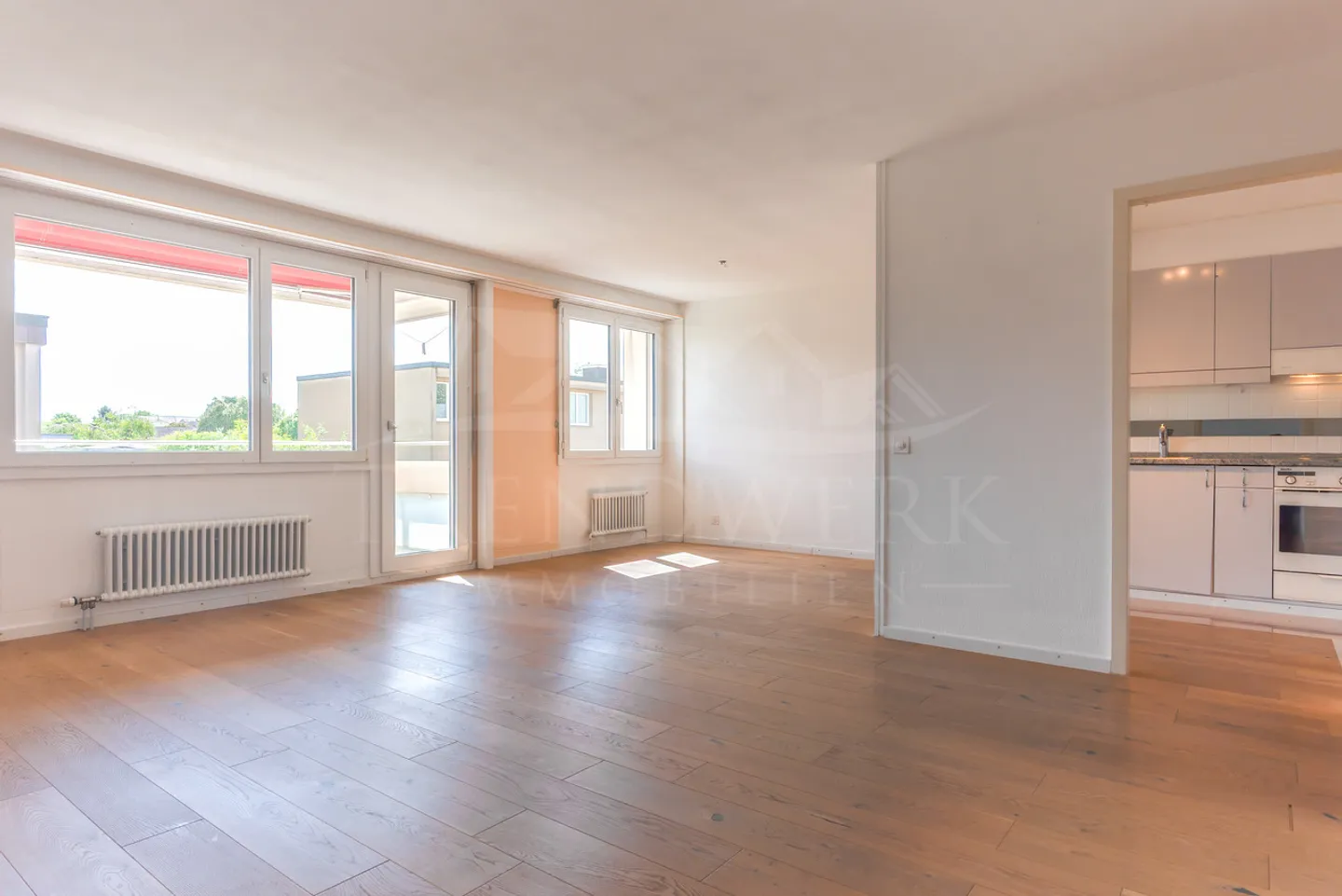 Appartement 4.5 pièces à Münchenbuchsee. Réfléchi, lumineux et accueillant. - Photo 4 sur 14