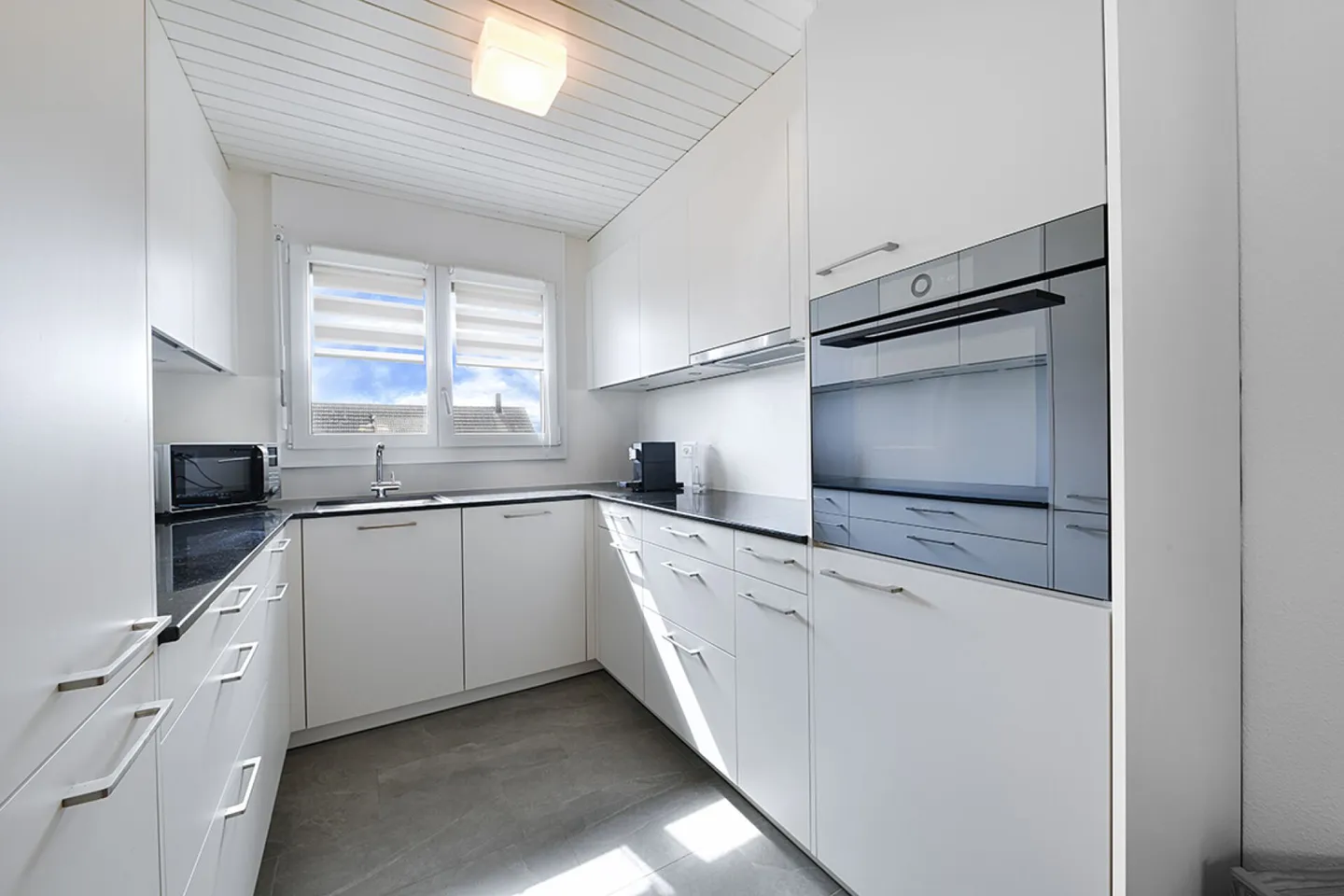 Accogliente appartamento mansardato di 3,5 stanze con balcone - Foto 4 di 9