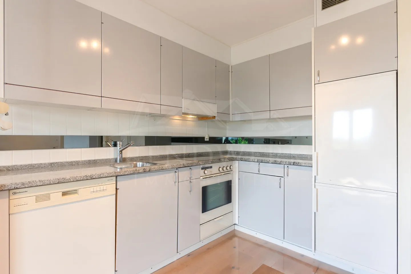 Appartement 4.5 pièces à Münchenbuchsee. Réfléchi, lumineux et accueillant. - Photo 6 sur 14