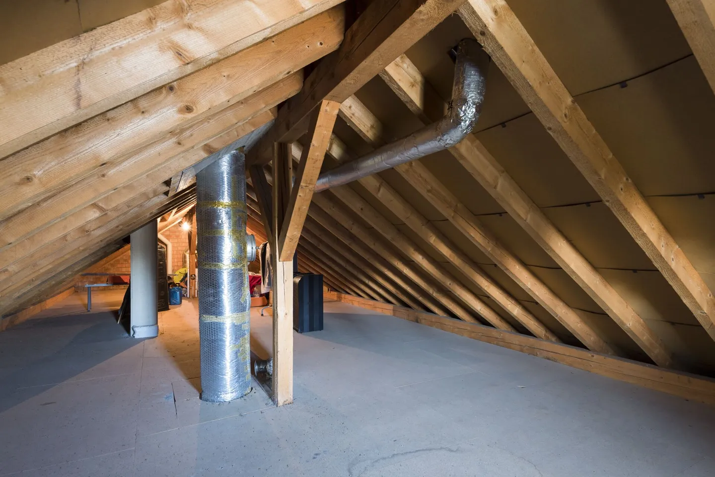 Accogliente appartamento mansardato di 3,5 stanze con balcone - Foto 7 di 9