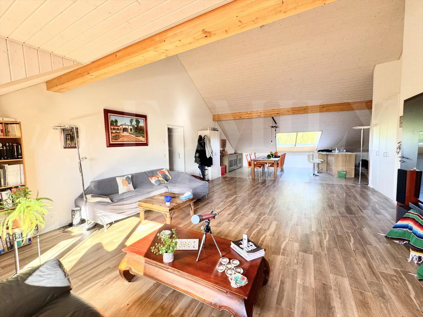 Superb top floor apartment in a recent THPE building - Photo 2 of 4