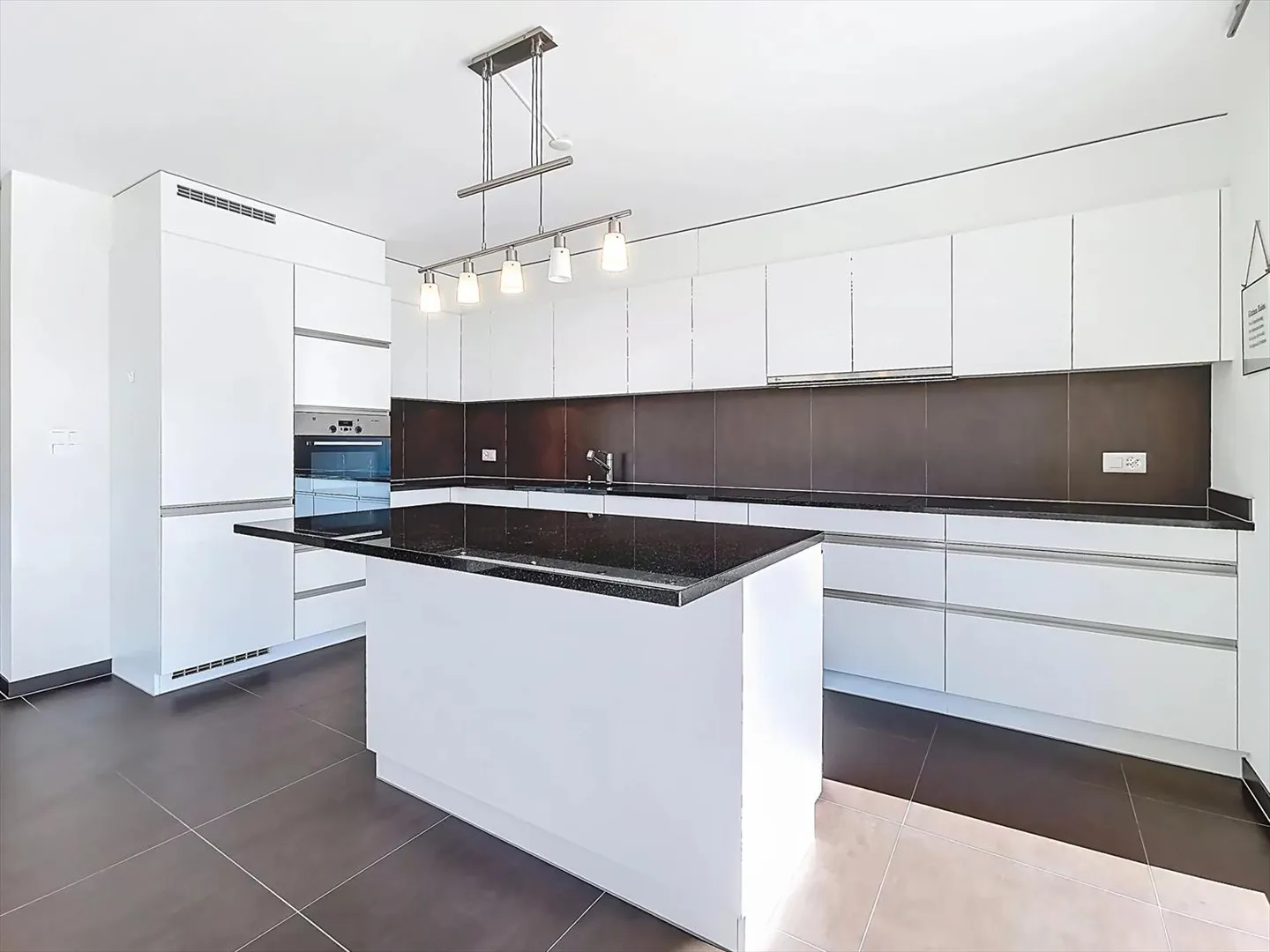 Appartamento in vendita - Foto 3 di 9