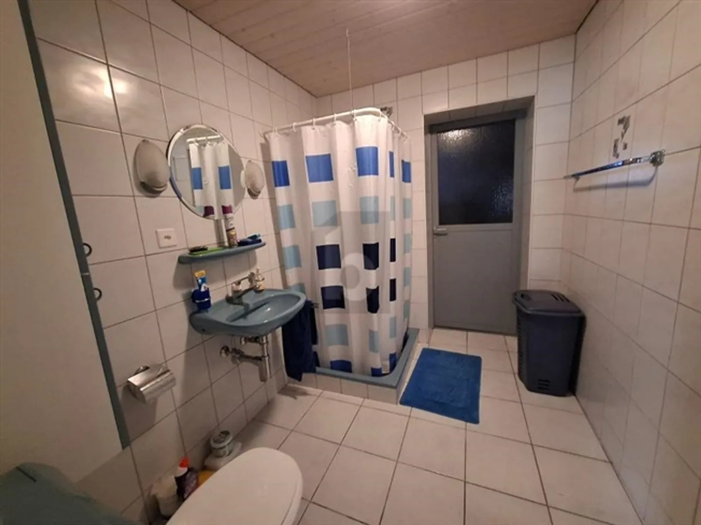 QUIET, SPACIOUS AND FAMILY-FRIENDLY - Photo 5 of 6